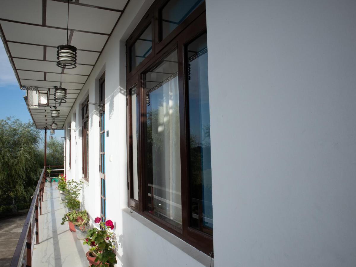 Bir High Hotel ภายนอก รูปภาพ